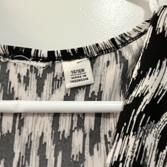 Sleeveless romper - Picture 12 of 12